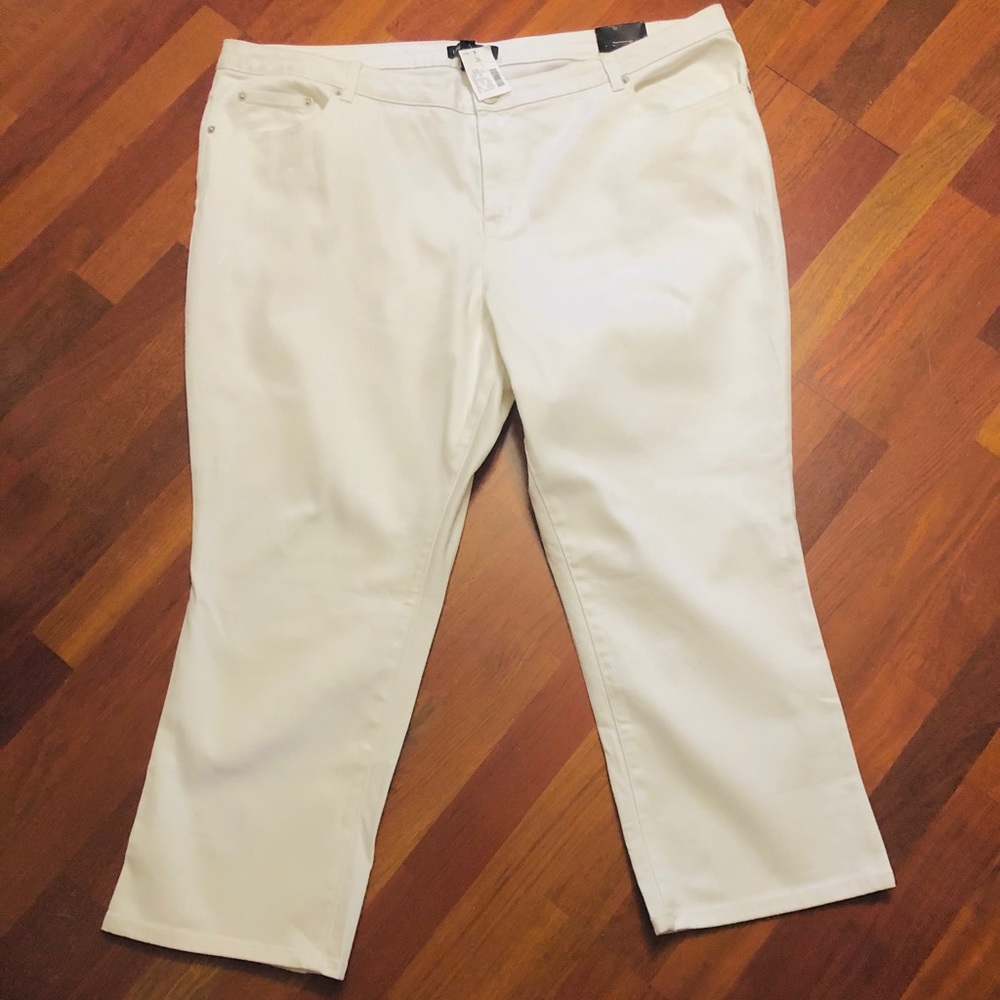 Woman’s sz 26 Lane Bryant white crop jeans